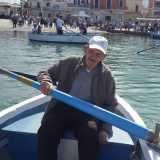 Il 92enne Oronzo D'Aloia, "istituzione" di Santo Spirito, visto che ha abbracciato il mestiere all'et� di 6 anni e non vuole ancora saperne di abbandonarlo